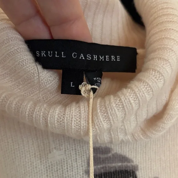 NWT Skull Cashmere Beige Skull Pattern Turtleneck Sweater - Picture 2 of 4